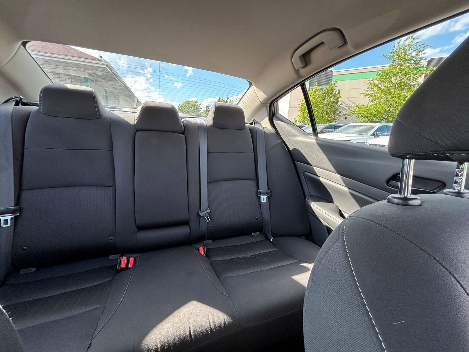 Used 2025 Nissan Altima 2.5 SV FWD image 38