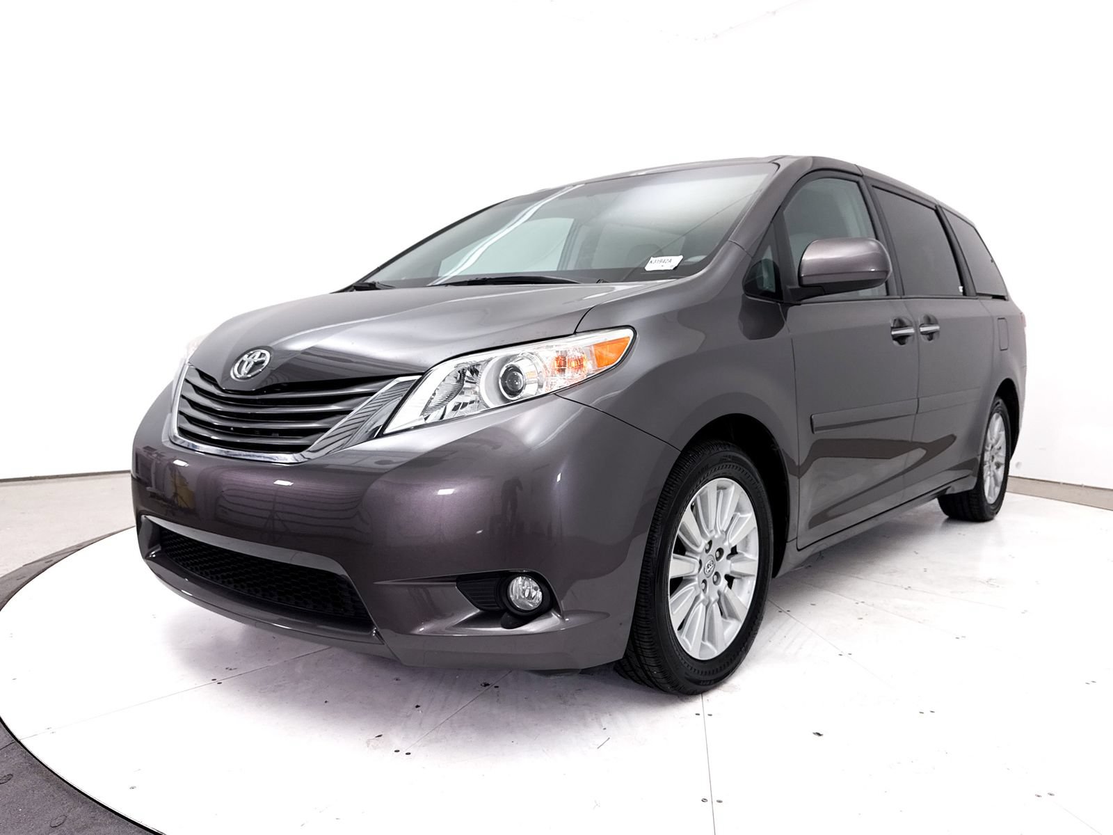 Used 2014 Toyota Sienna XLE w/ XLE Premium Package AWD/4WD image 15