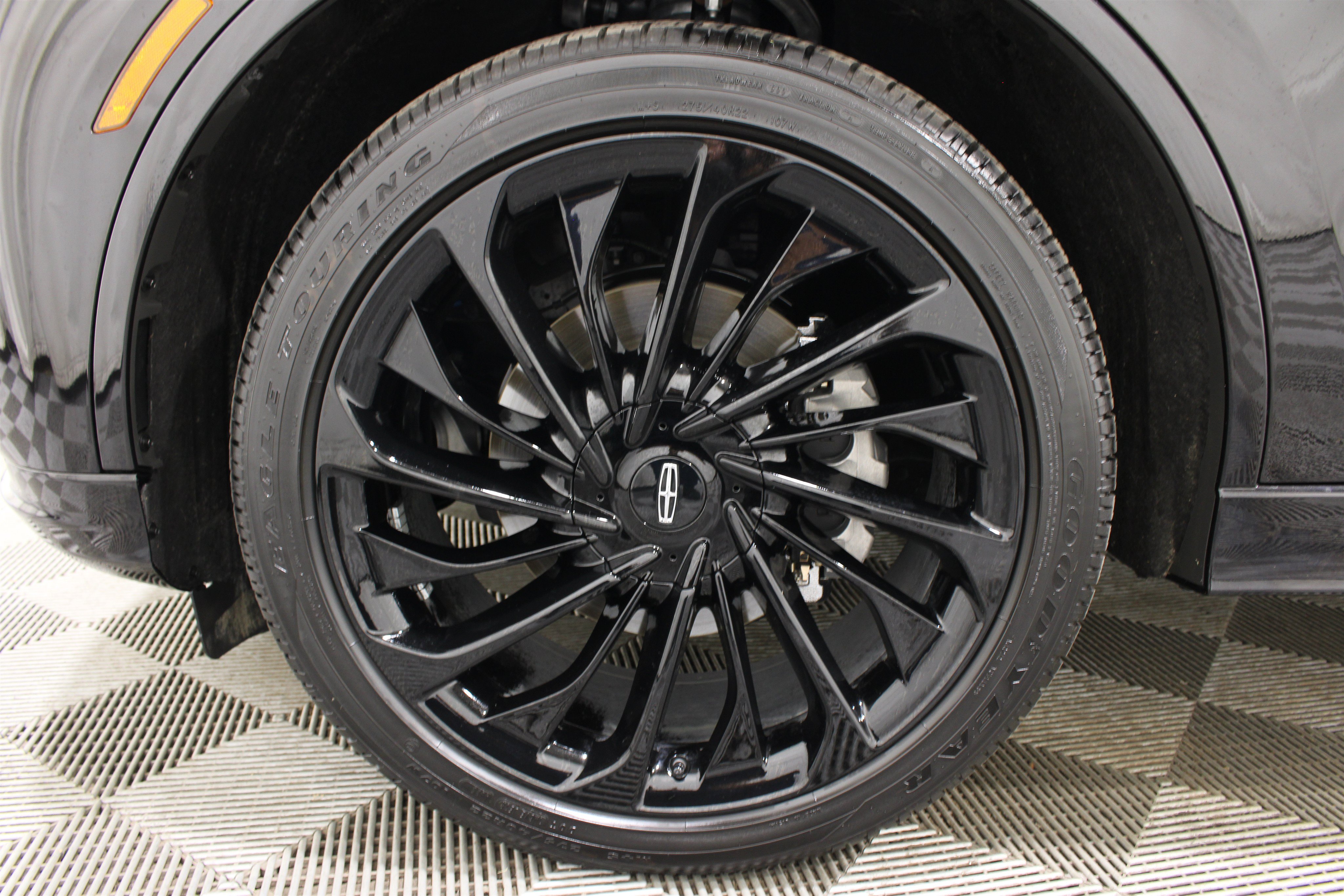 Certified 2026 Lincoln Aviator Reserve AWD/4WD image 40