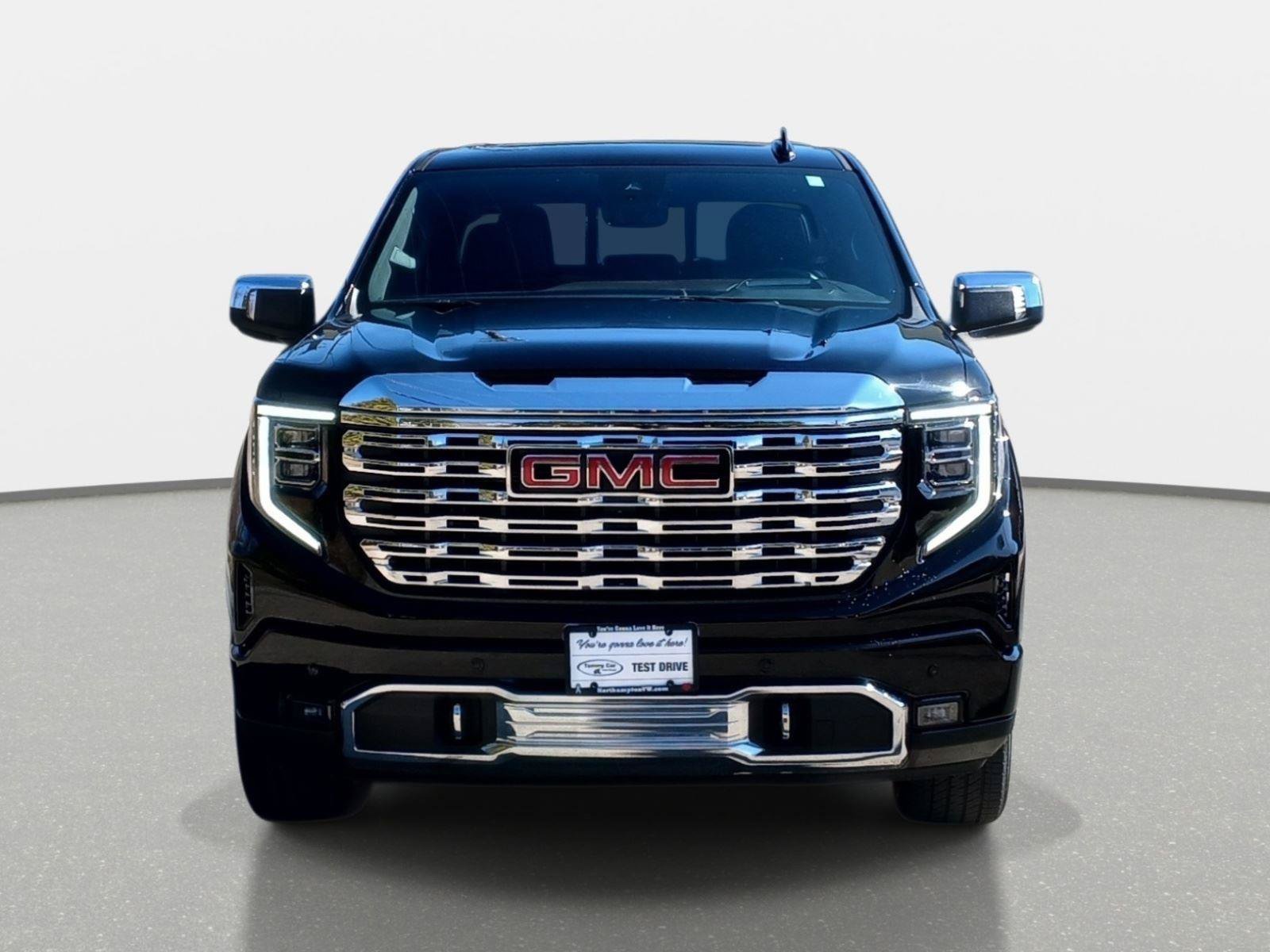 Used 2024 GMC Sierra 1500 Denali AWD/4WD image 3