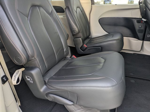 Used 2020 Chrysler Pacifica Touring-L Plus w/ Tire & Wheel Group FWD image 19