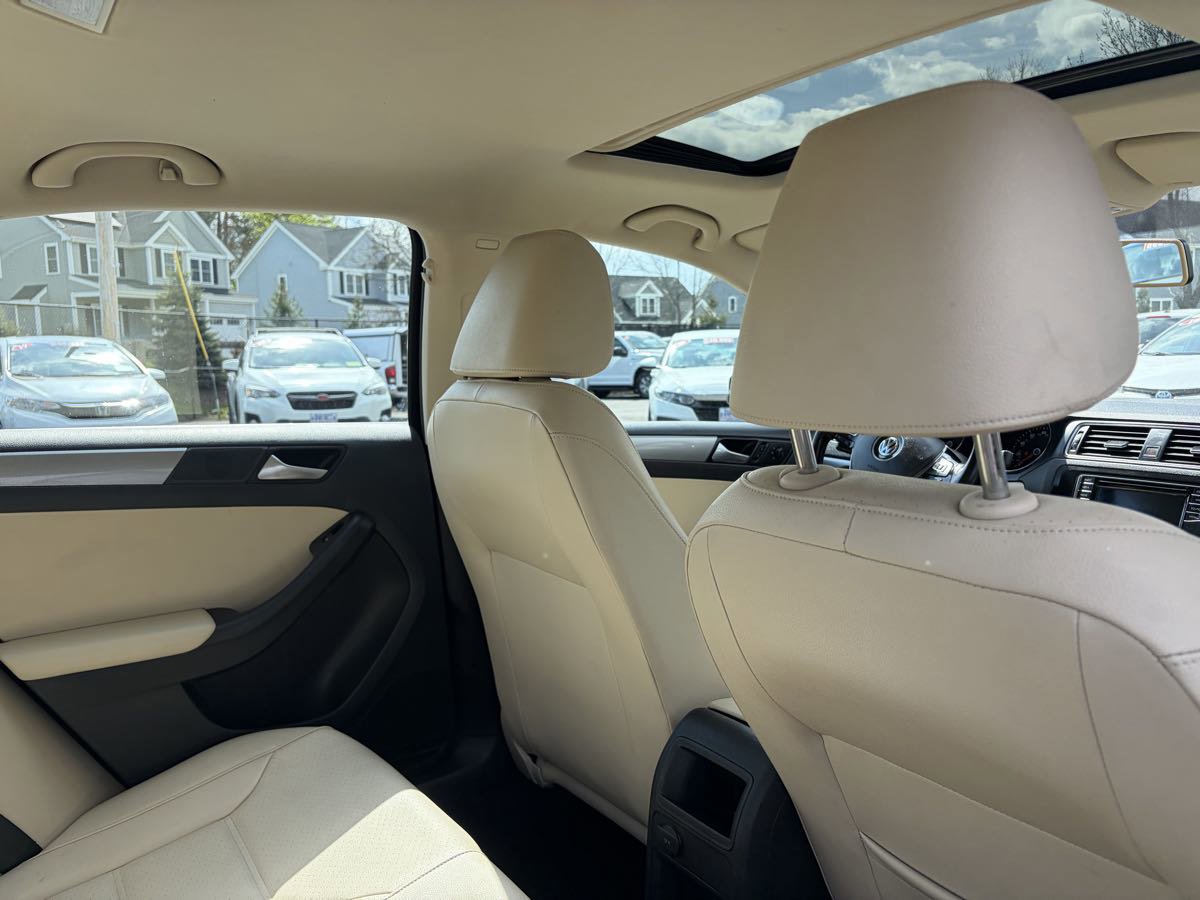 Used 2018 Volkswagen Jetta SE FWD image 25