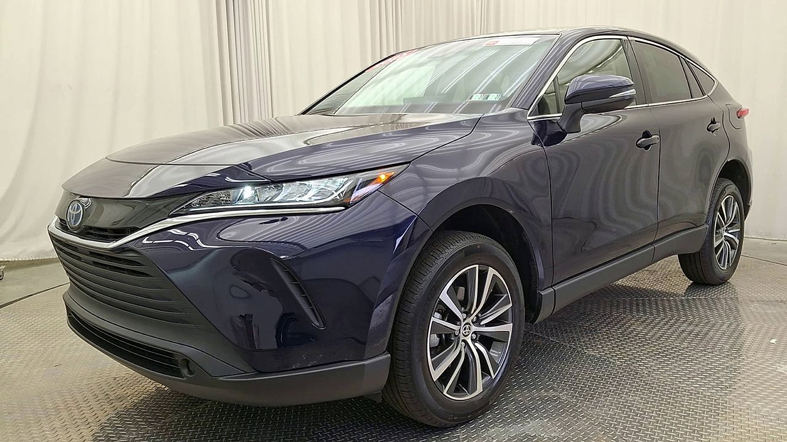 Certified 2022 Toyota Venza LE AWD/4WD image 7