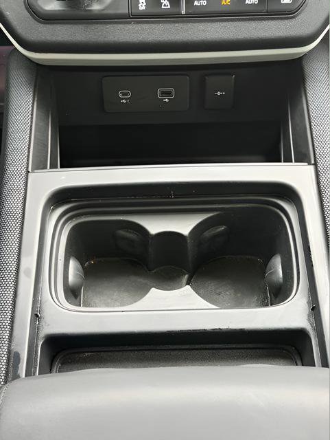 Used 2021 Land Rover Defender 110 X-Dynamic SE image 8