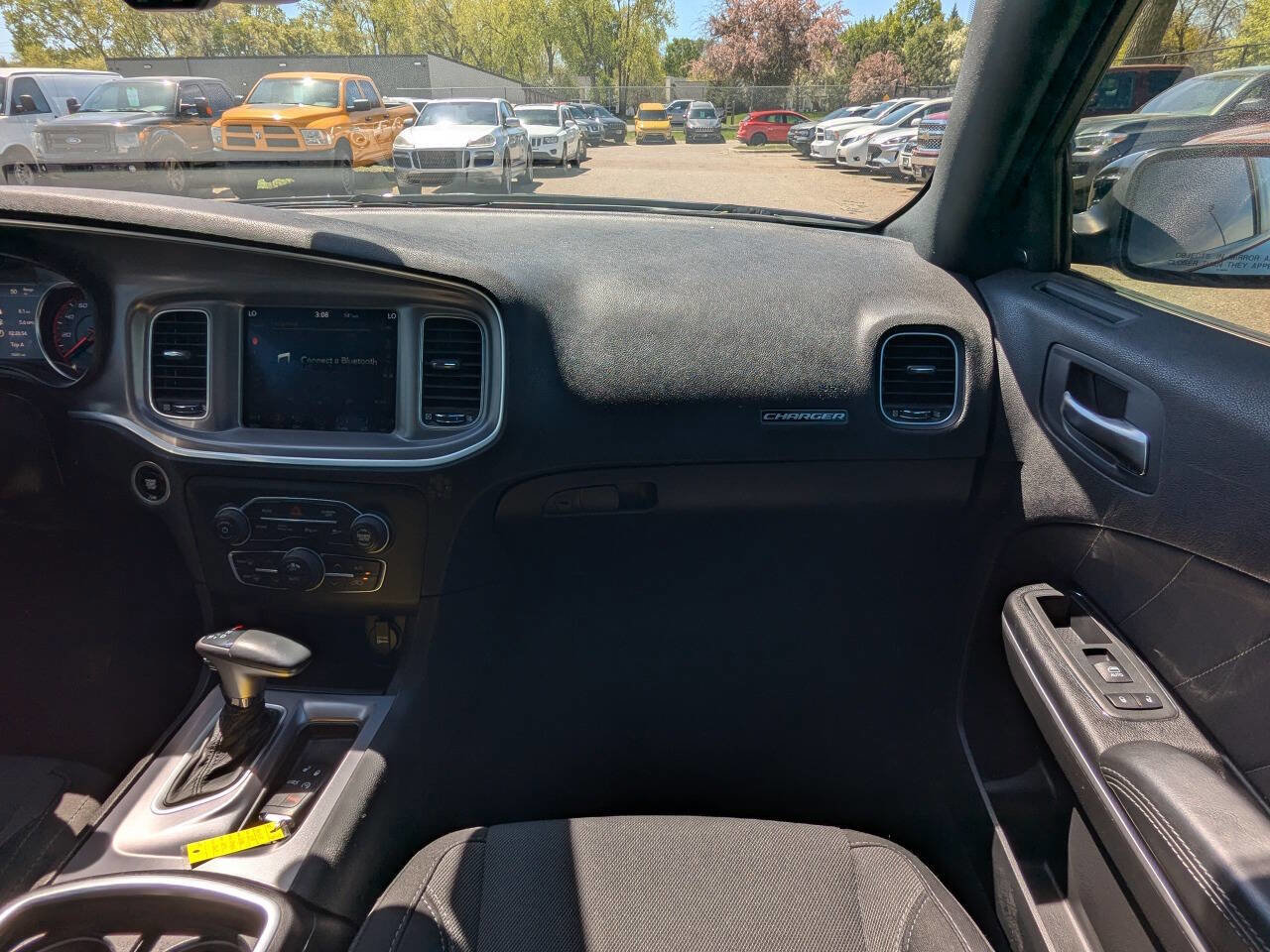 Used 2019 Dodge Charger SXT AWD/4WD image 17