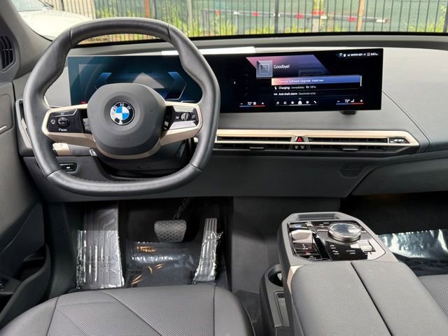 Used 2026 BMW iX xDrive45 w/ Climate Comfort Package image 31