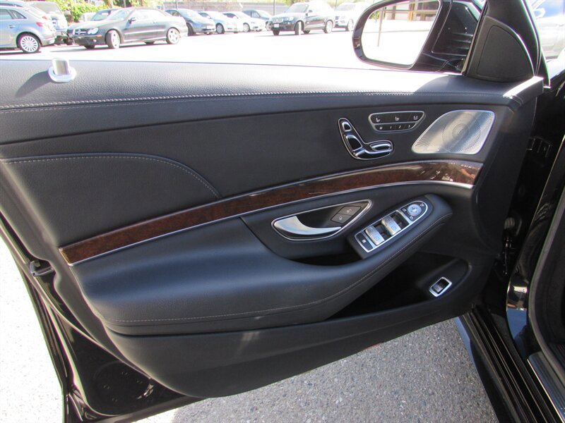 Used 2015 Mercedes-Benz S 550 Sedan image 5