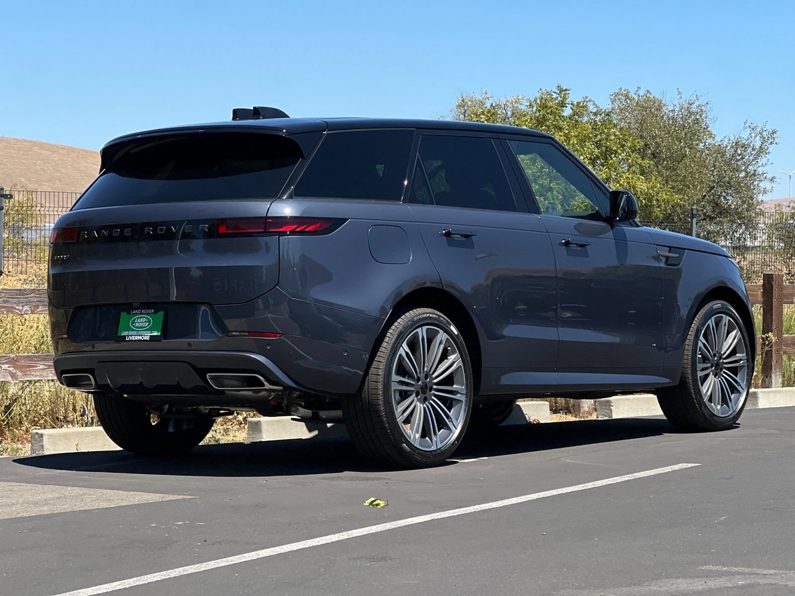 New 2026 Land Rover Range Rover Sport Dynamic SE AWD/4WD image 6