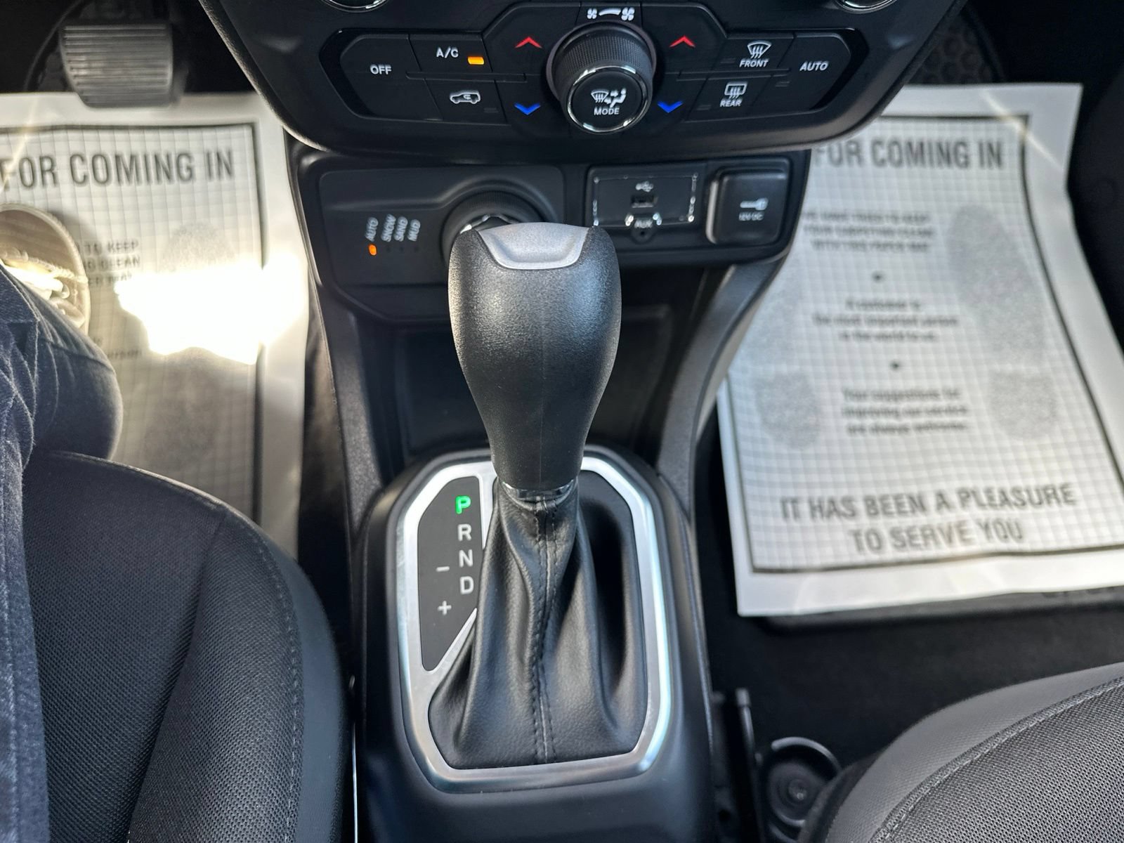 Used 2023 Jeep Renegade Latitude w/ Premium Group AWD/4WD image 55