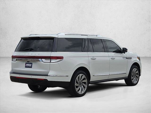 Used 2024 Lincoln Navigator L Reserve AWD/4WD image 5