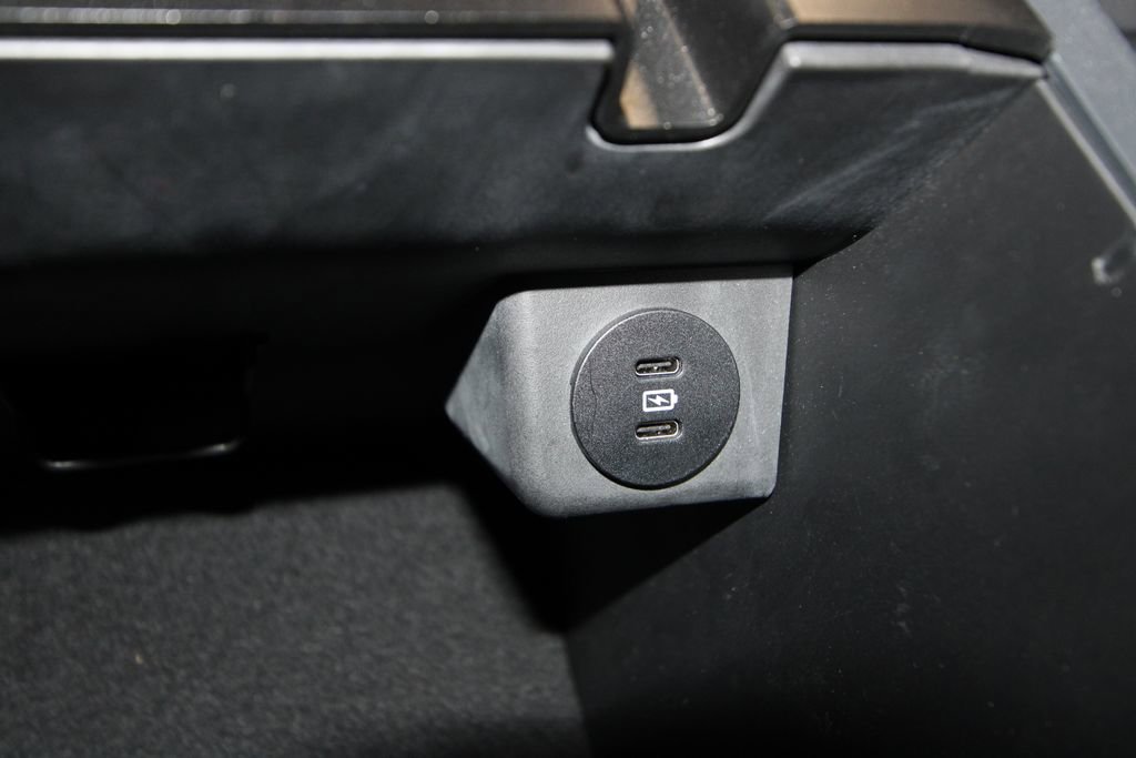 Used 2025 Ford Explorer ST-Line image 23