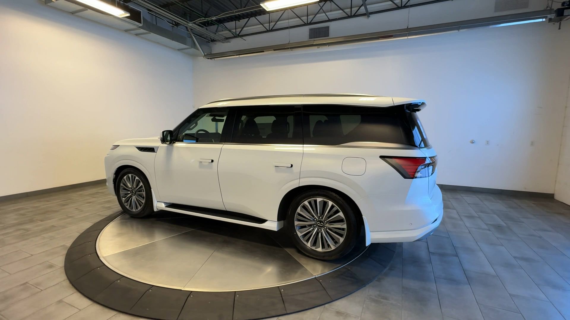 New 2026 INFINITI QX80 Luxe w/ Cargo Package AWD/4WD image 6