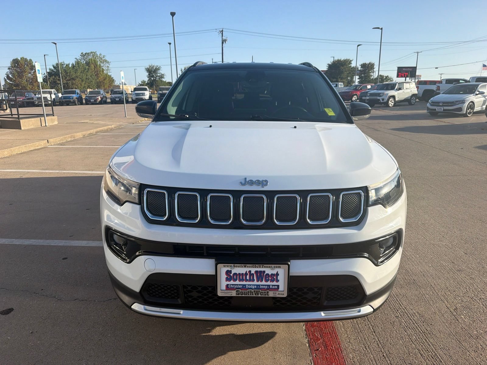 Used 2022 Jeep Compass Limited AWD/4WD image 2