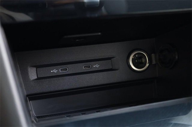 New 2025 Volkswagen Taos SE image 14