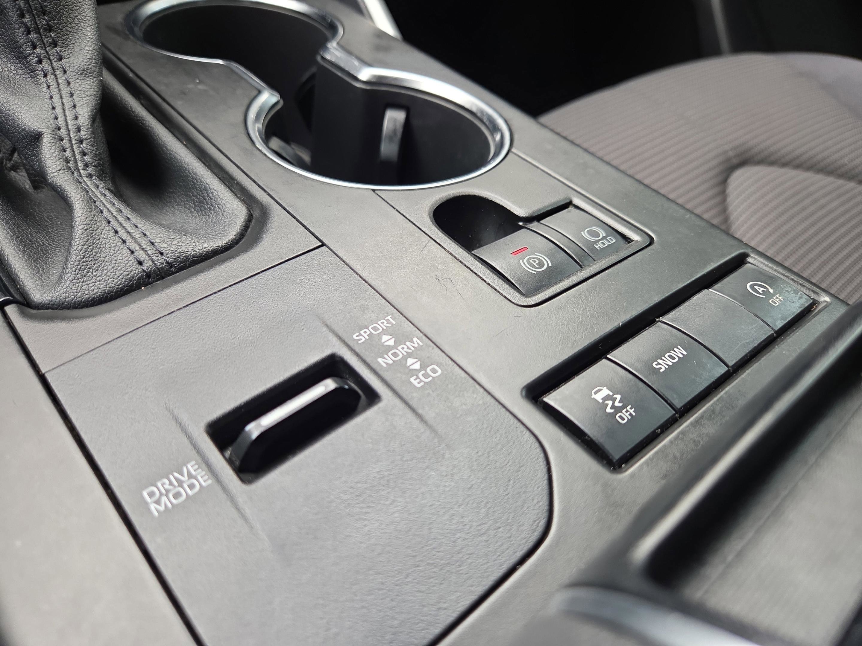 Used 2022 Toyota Highlander L image 24