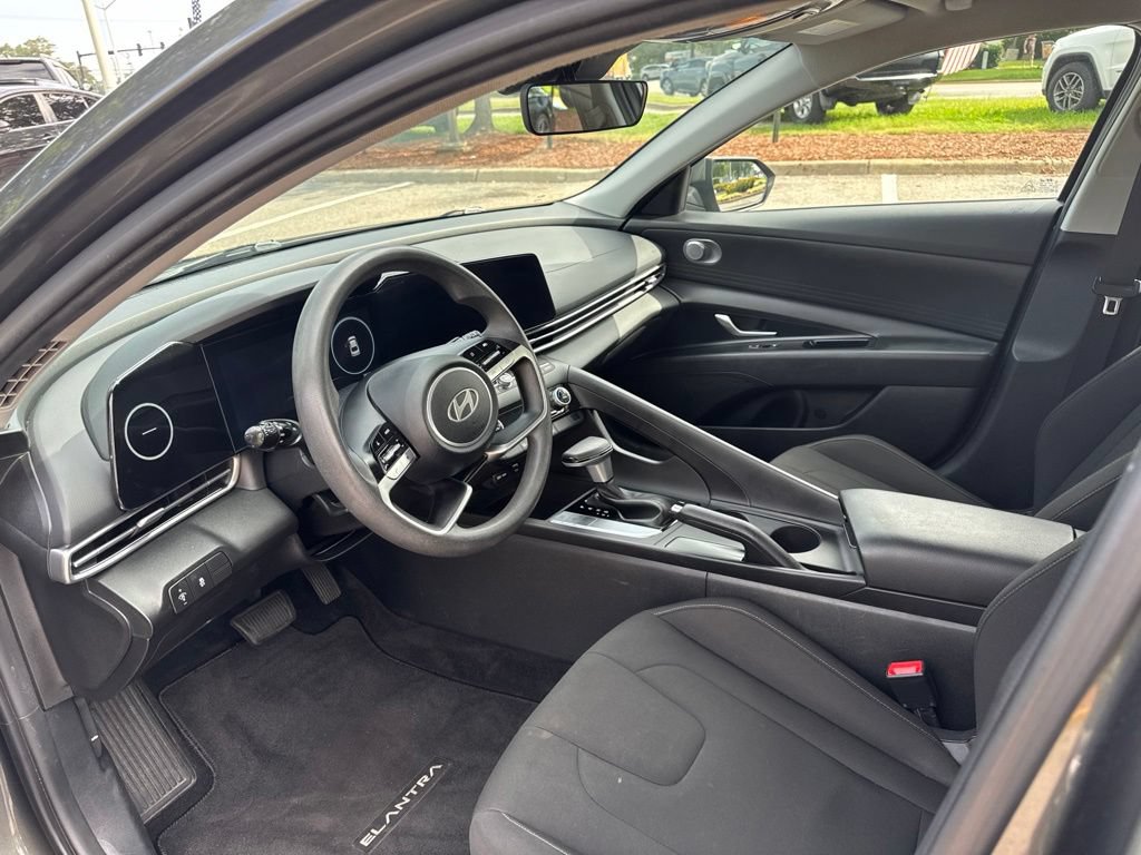 Used 2024 Hyundai Elantra SEL FWD image 12