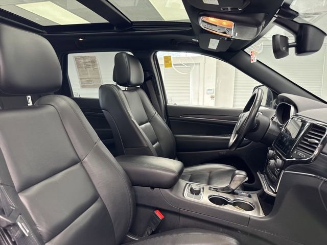 Used 2022 Jeep Grand Cherokee Limited image 11