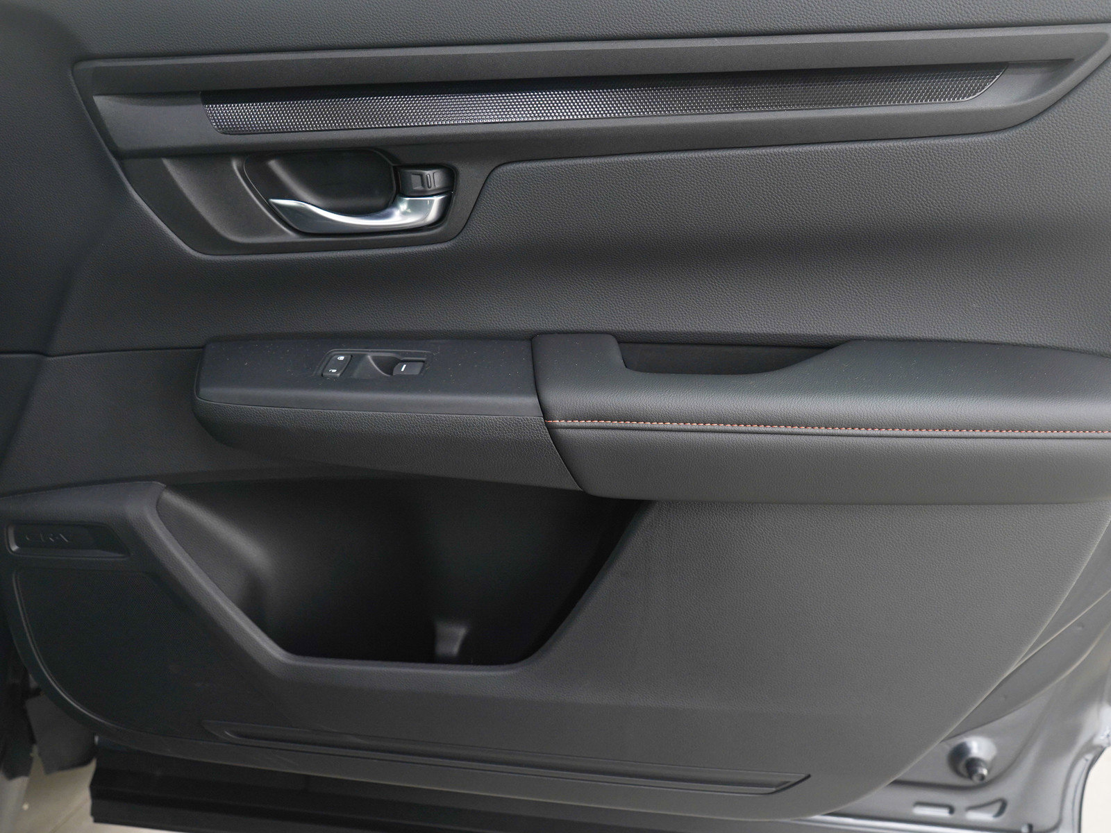 Used 2025 Honda CR-V Sport image 9
