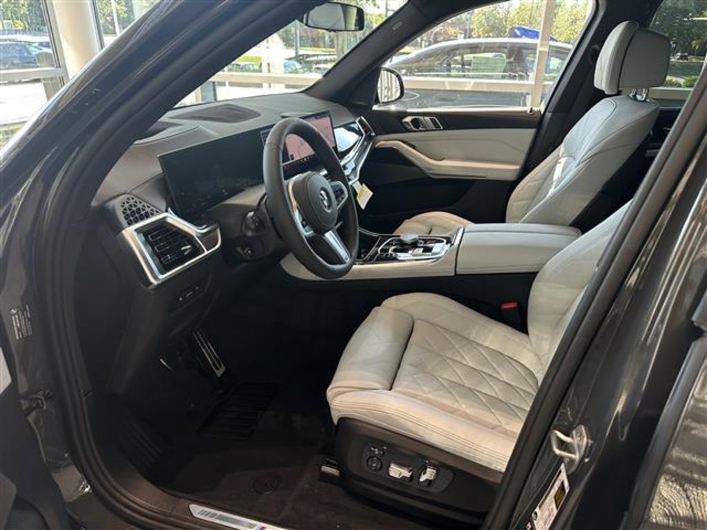 New 2026 BMW X5 xDrive40i w/ M Sport Package image 12