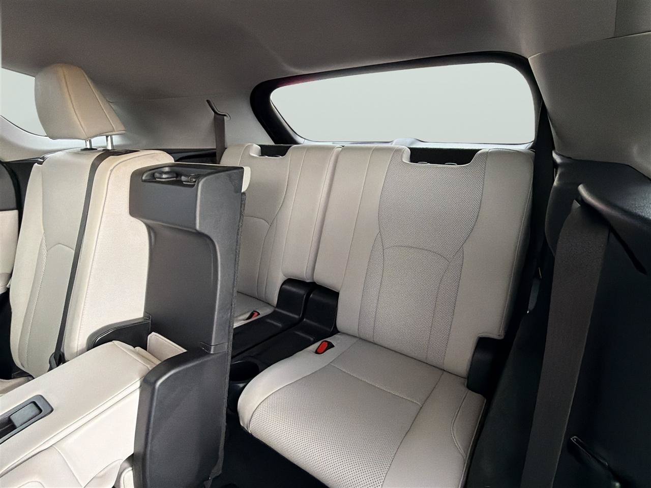 Used 2020 Lexus RX 350L Premium w/ Premium Package AWD/4WD image 19