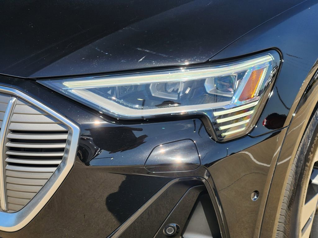 Used 2021 Audi e-tron Premium Plus w/ Premium Plus Package image 9