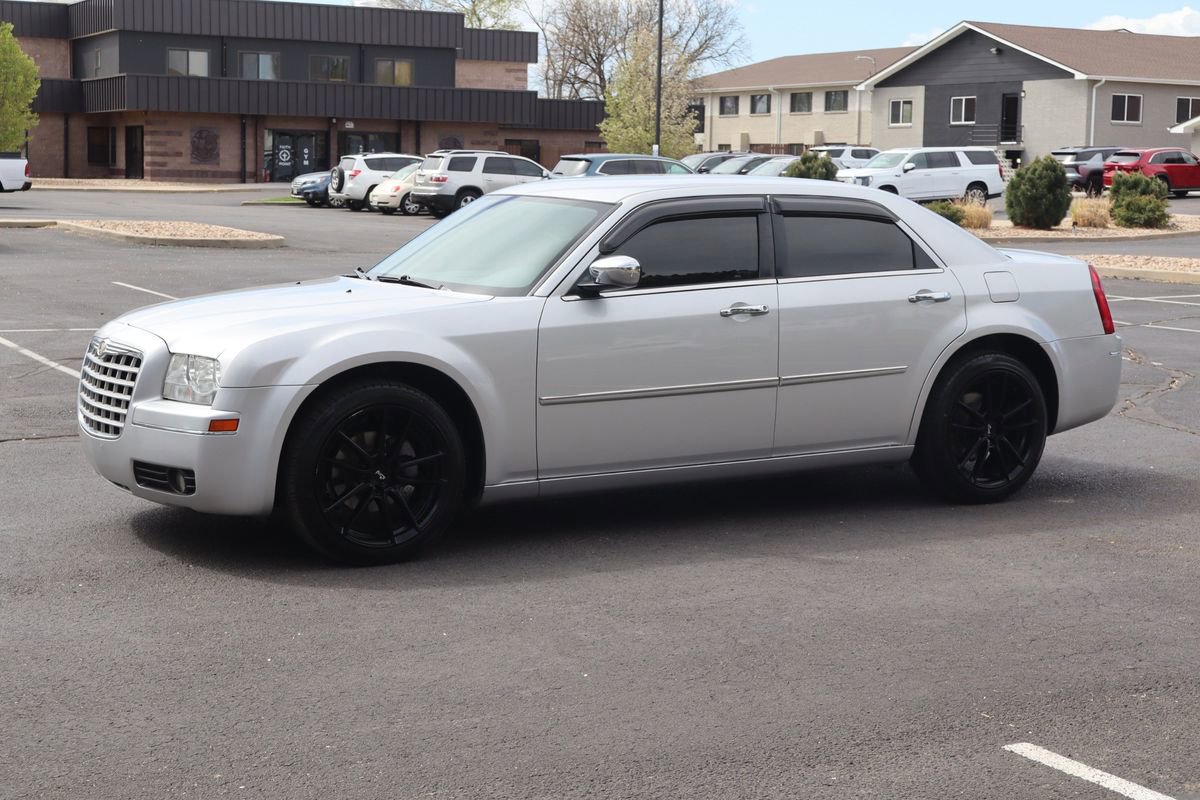 Used 2010 Chrysler 300 Touring image 10