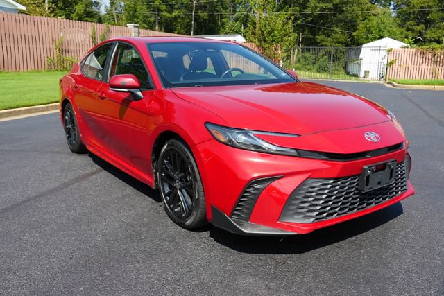 Used 2025 Toyota Camry SE