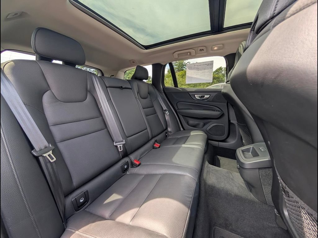 Certified 2025 Volvo V60 B5 Cross Country Plus AWD/4WD image 18