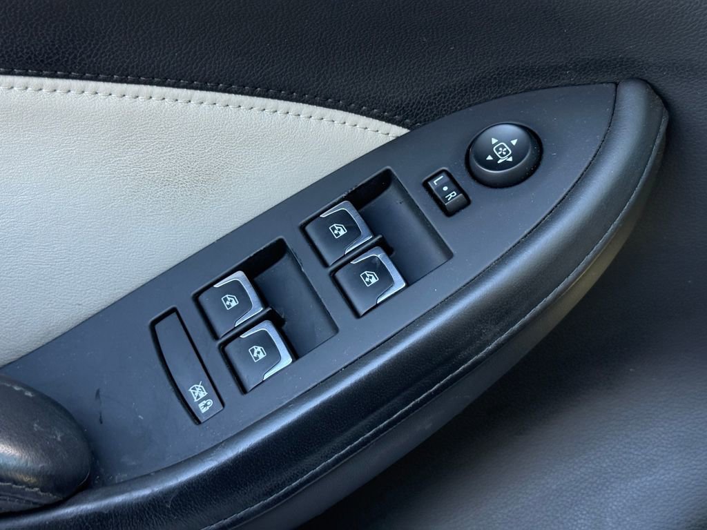 Used 2017 Cadillac CTS V w/ Luxury Package image 26