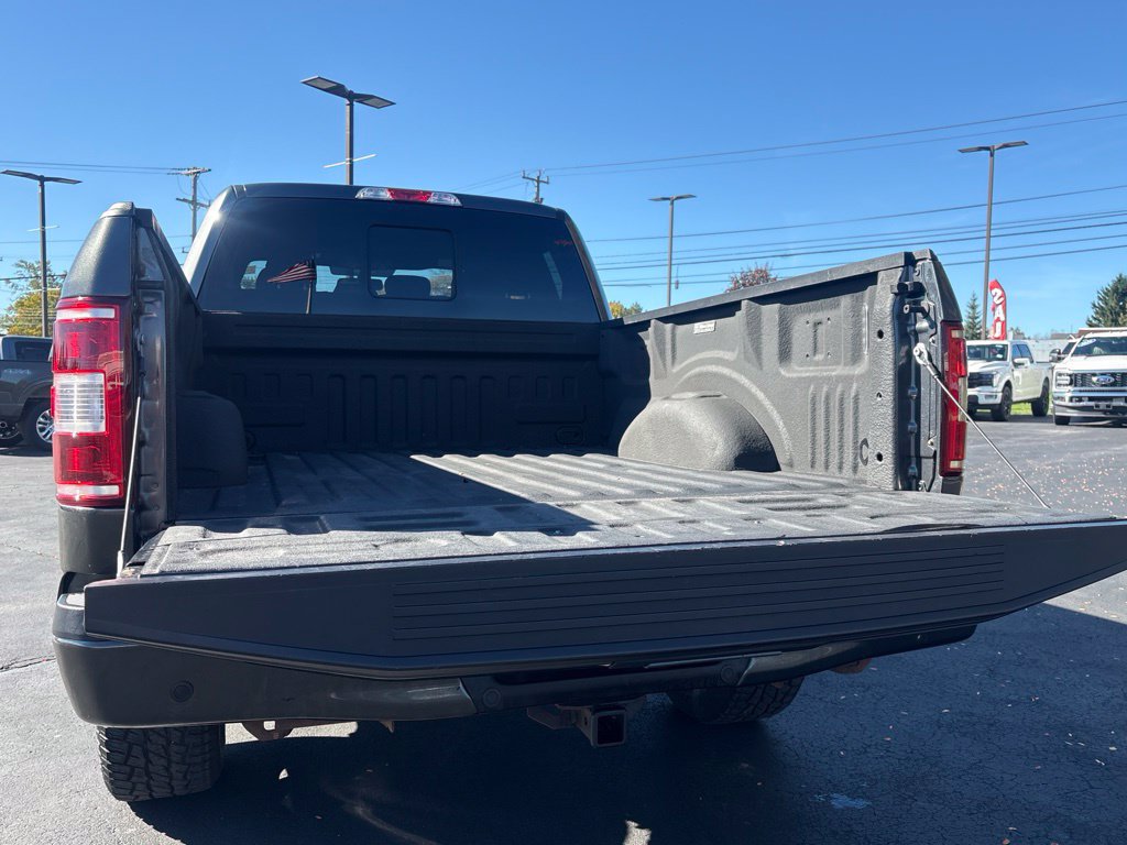 Used 2018 Ford F150 XLT w/ Equipment Group 302A Luxury AWD/4WD image 13