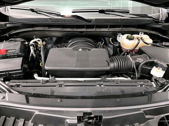 Used 2025 Chevrolet Suburban High Country RWD image 11
