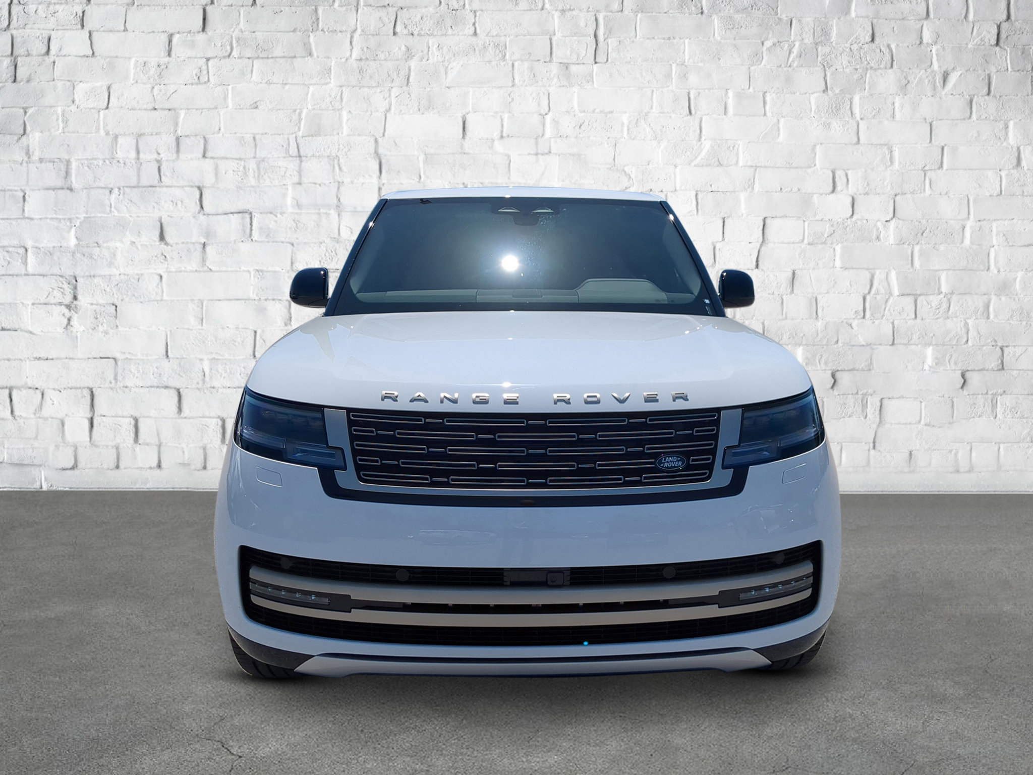 New 2025 Land Rover Range Rover SE image 2