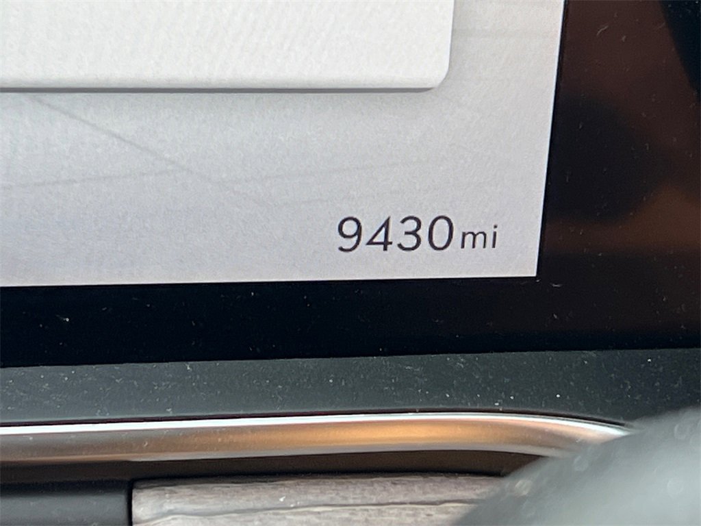 Used 2025 Genesis G90 3.5T image 28