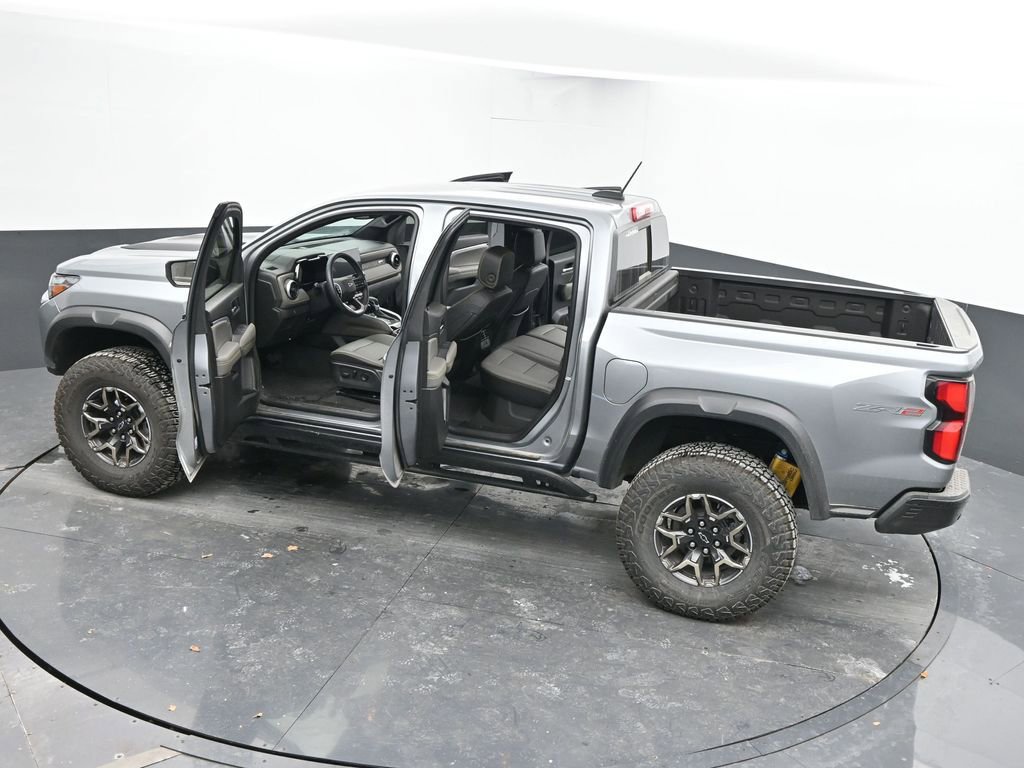 Used 2024 Chevrolet Colorado ZR2 w/ ZR2 Convenience Package III image 63