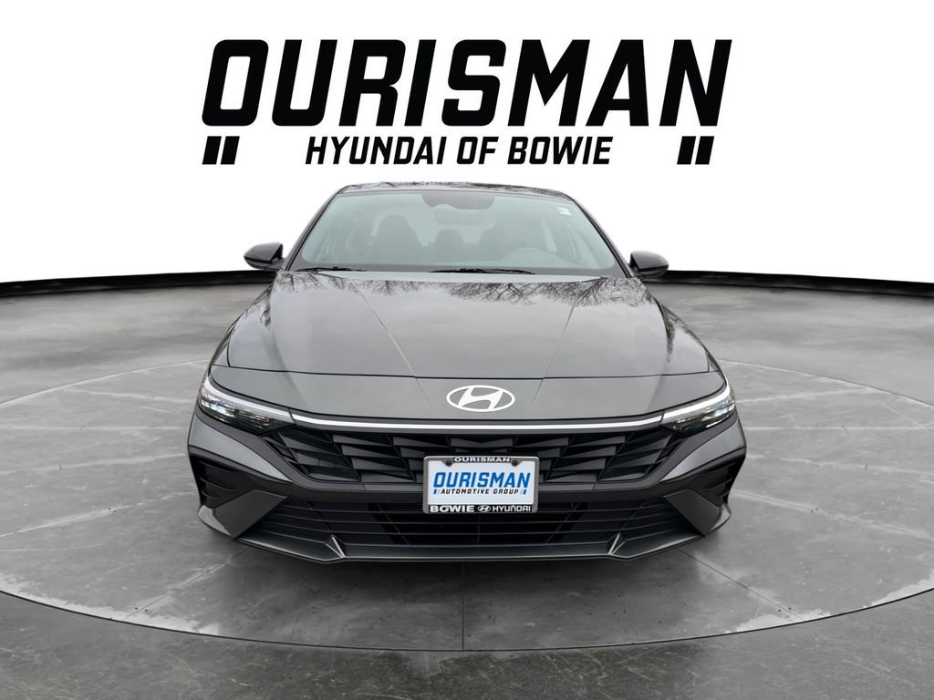 Used 2025 Hyundai Elantra Sport image 8