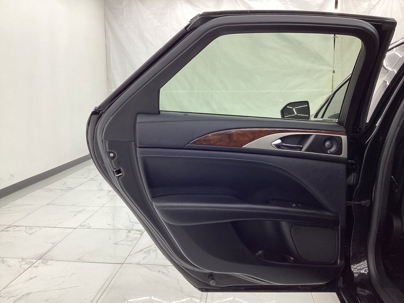 Used 2019 Lincoln MKZ Reserve w/ Reserve Plus Package AWD/4WD image 24