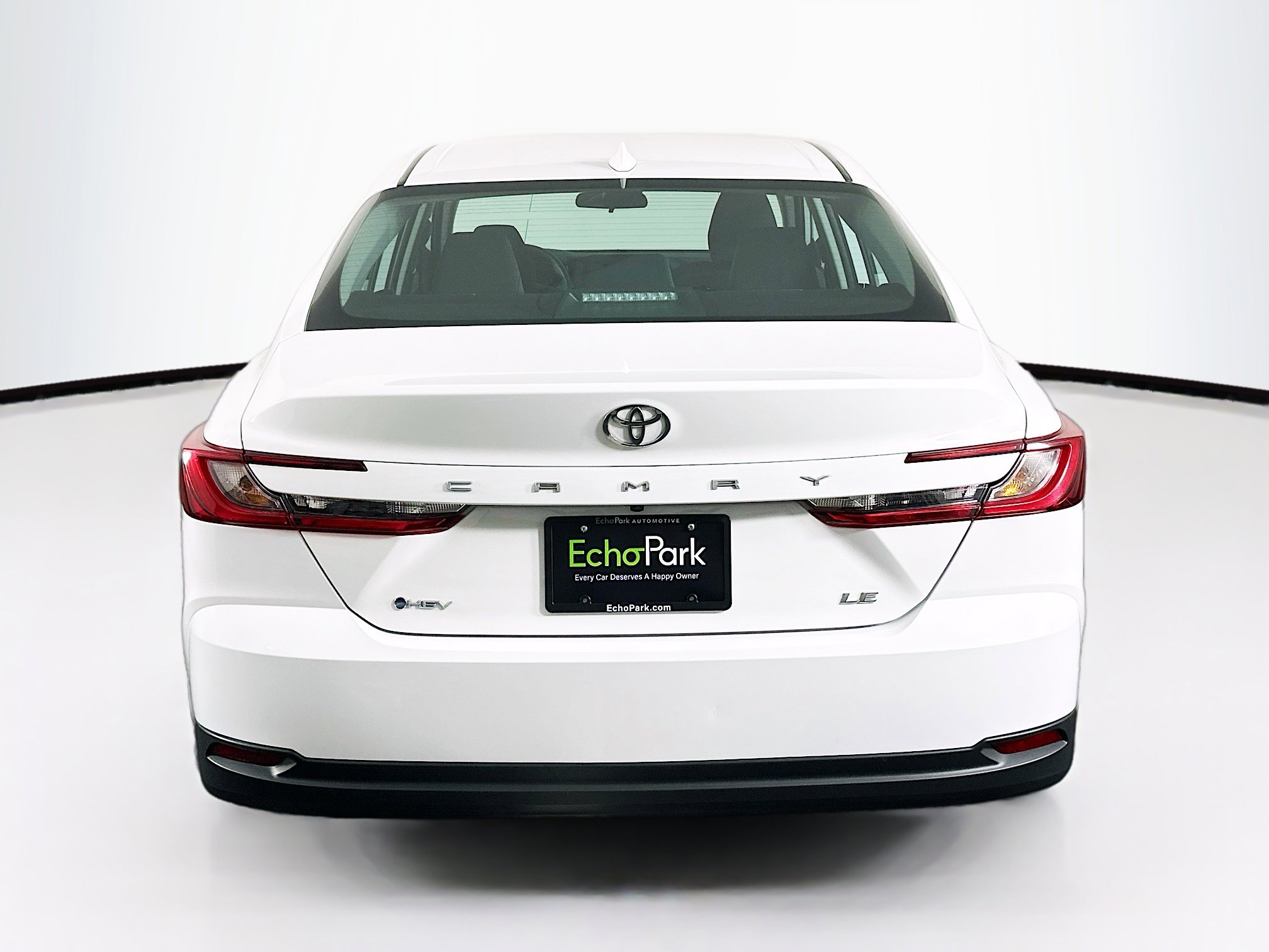 Used 2025 Toyota Camry LE image 7