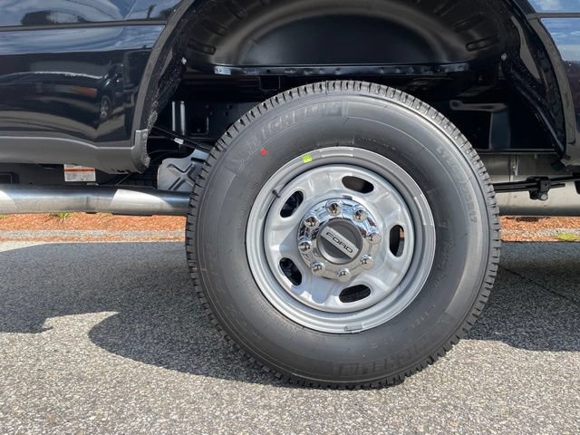 New 2026 Ford F250 XL w/ XL Chrome Package AWD/4WD image 11