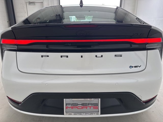Used 2025 Toyota Prius LE image 8