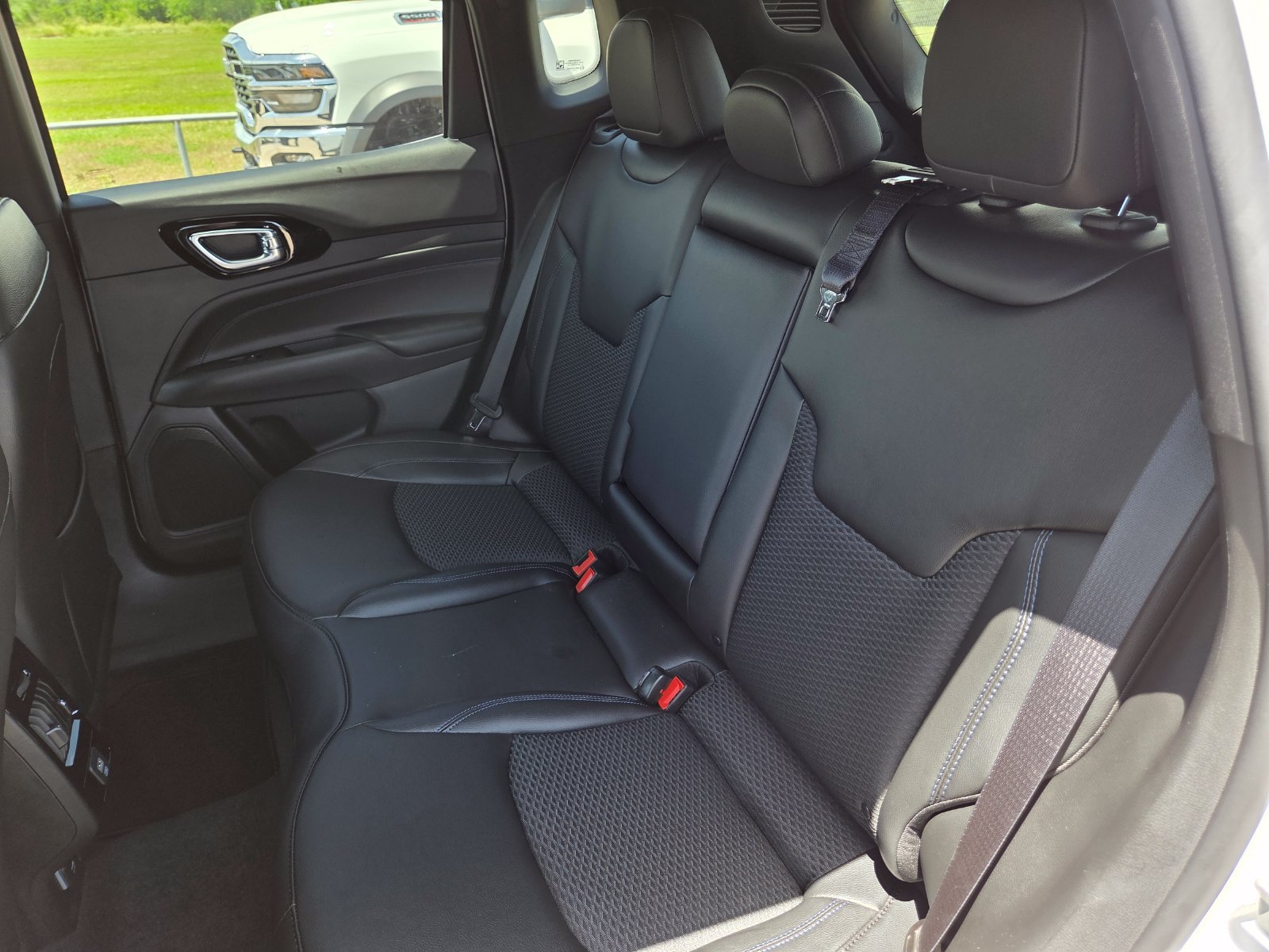 New 2026 Jeep Compass Latitude AWD/4WD image 22