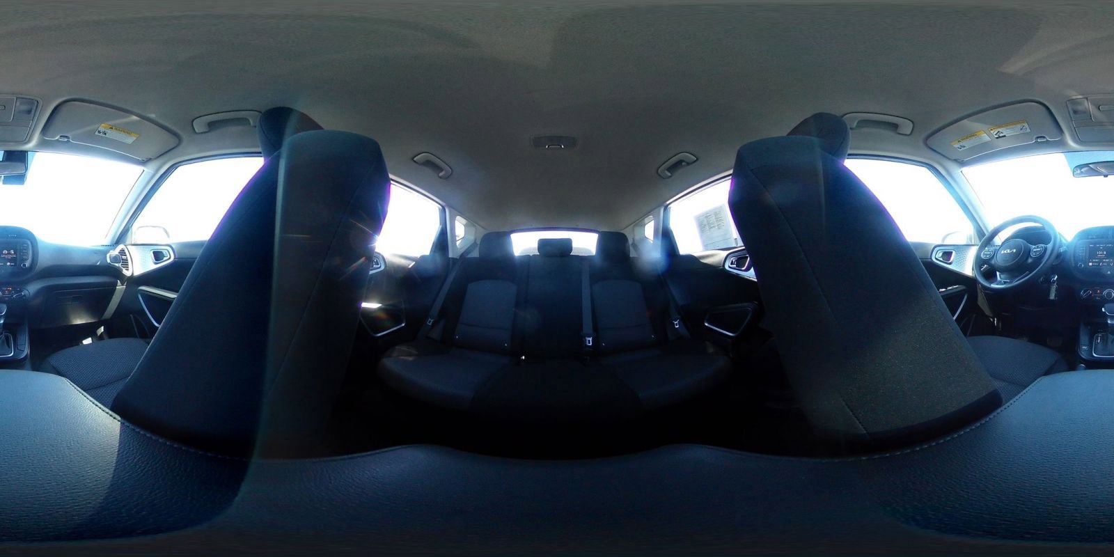 Used 2025 Kia Soul LX w/ LX Technology Package FWD image 40
