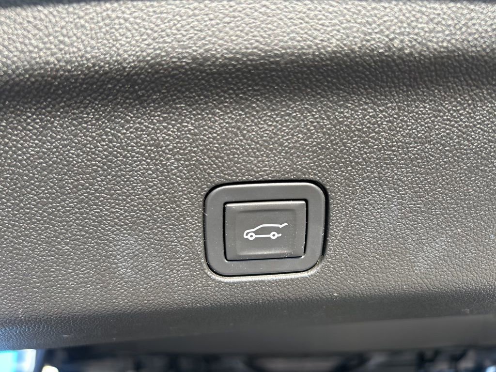 Used 2024 Chevrolet Suburban High Country w/ Advanced Technology Package image 26