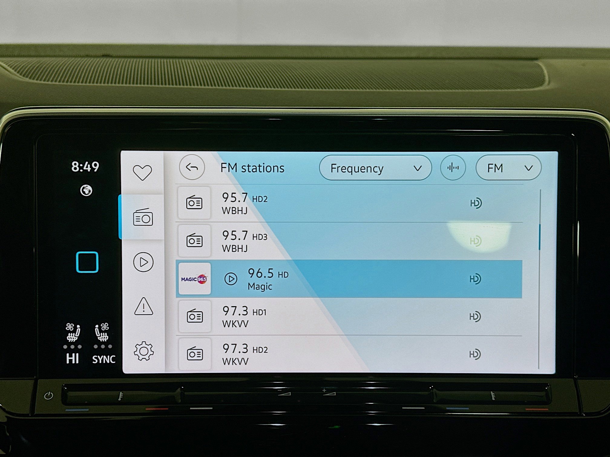 Used 2025 Volkswagen Atlas Cross Sport SE image 21