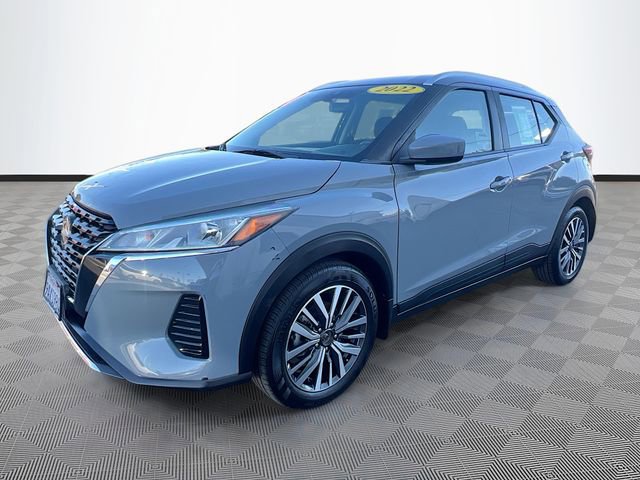 Used 2022 Nissan Kicks SV w/ Interior Electronics Package FWD image 3