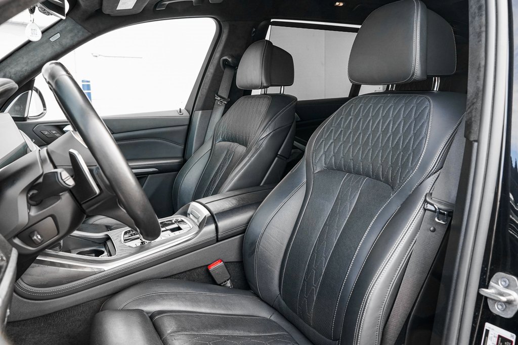 Used 2022 BMW X7 M50i image 18