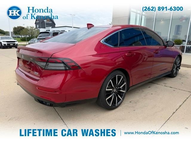 Used 2023 Honda Accord Touring image 2