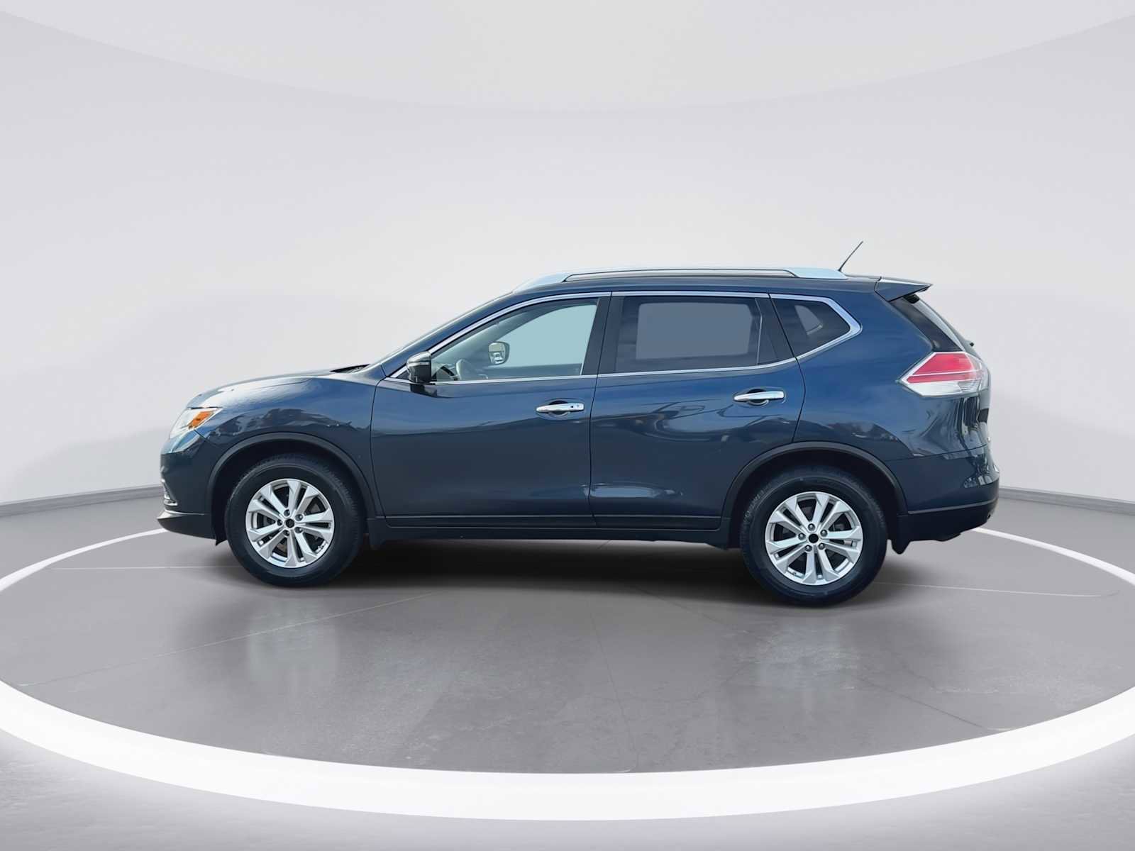 Used 2016 Nissan Rogue SV w/ SV Premium Package image 5