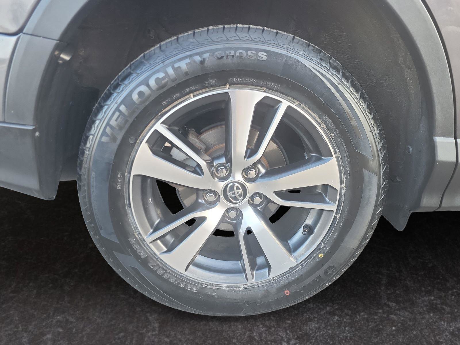 Used 2018 Toyota RAV4 XLE image 28