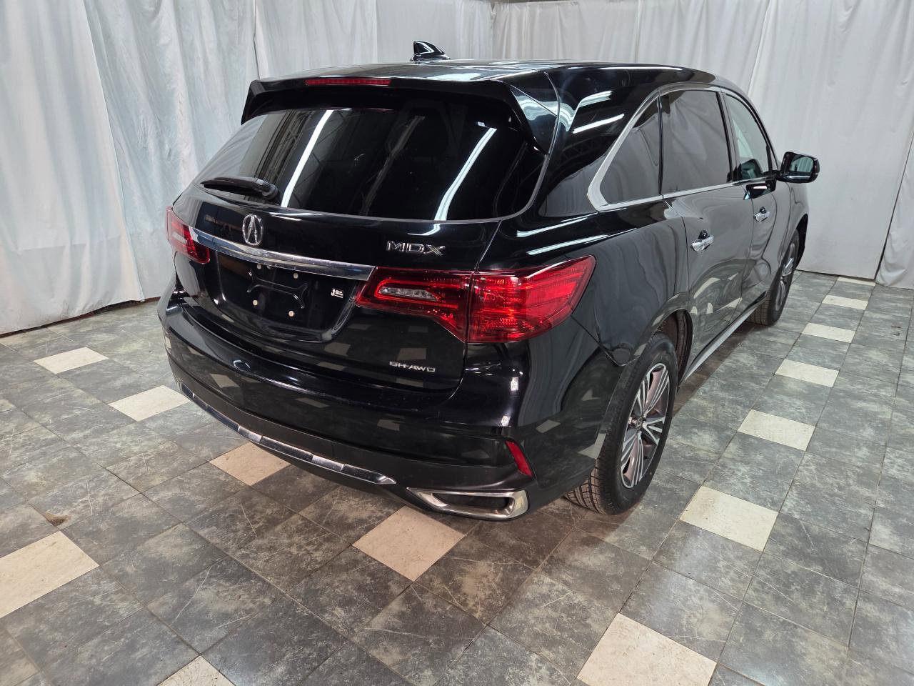 Used 2017 Acura MDX SH-AWD 4D SUV image 5