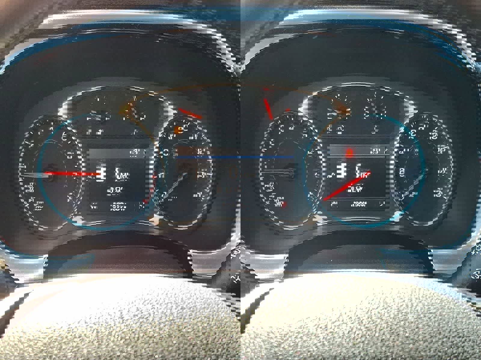 Used 2023 Chevrolet Traverse RS image 17